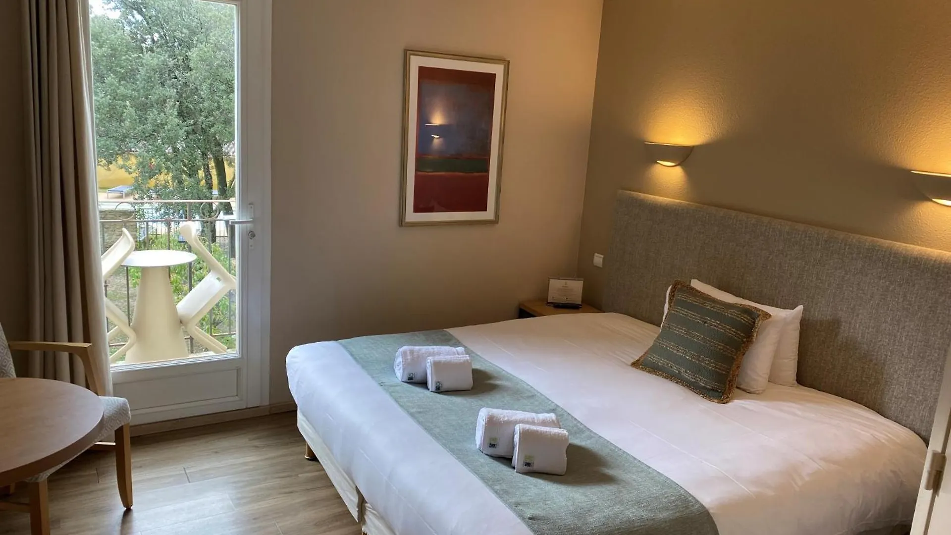 Hotel La Bastide De Grignan 3*,