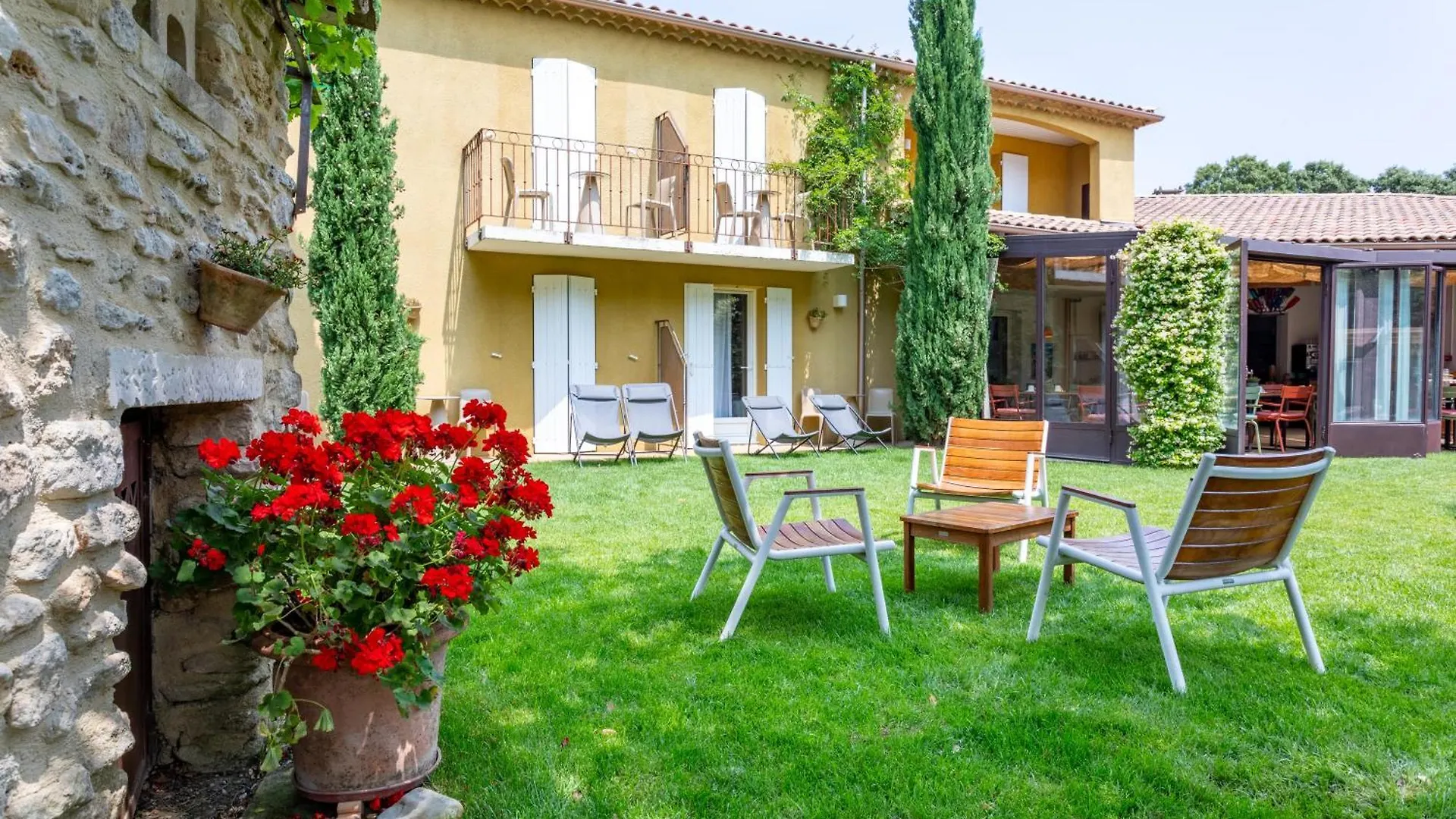 Logis Hotel La Bastide De Grignan & Restaurant 