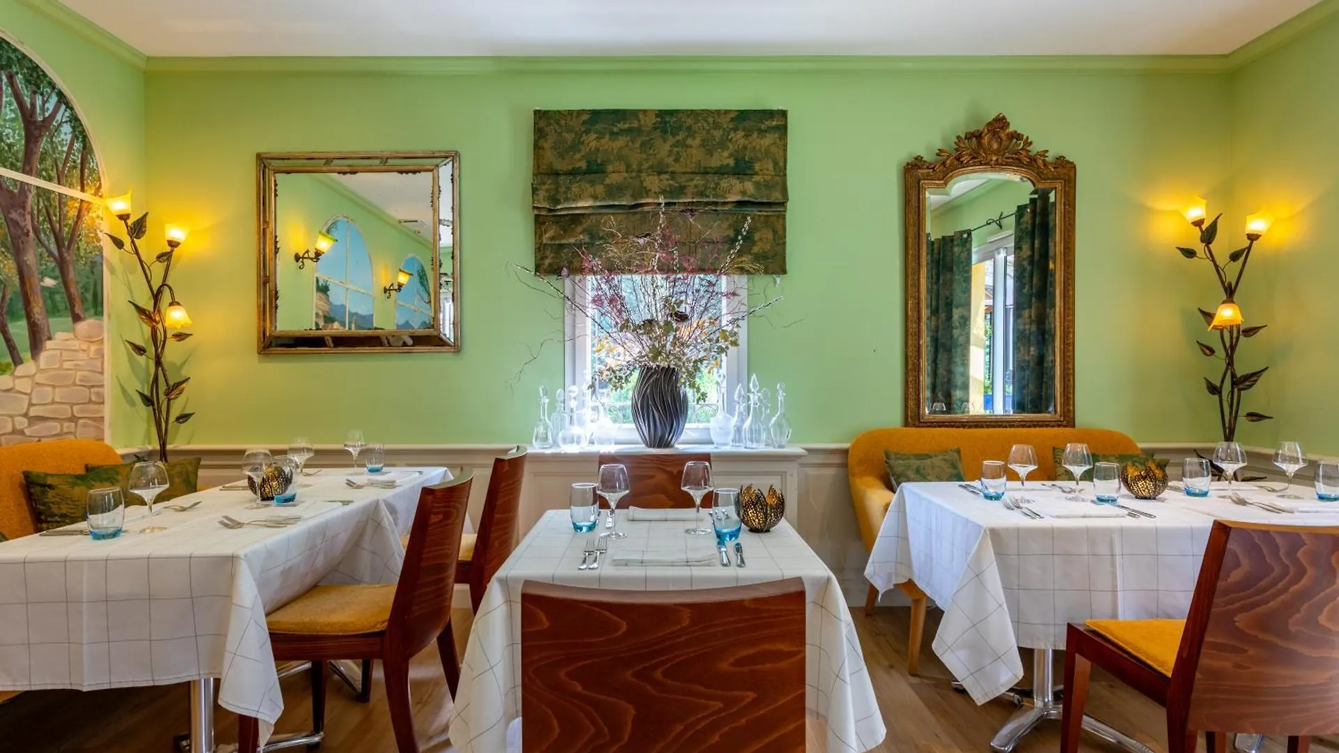 Logis Hotel La Bastide De Grignan & Restaurant 