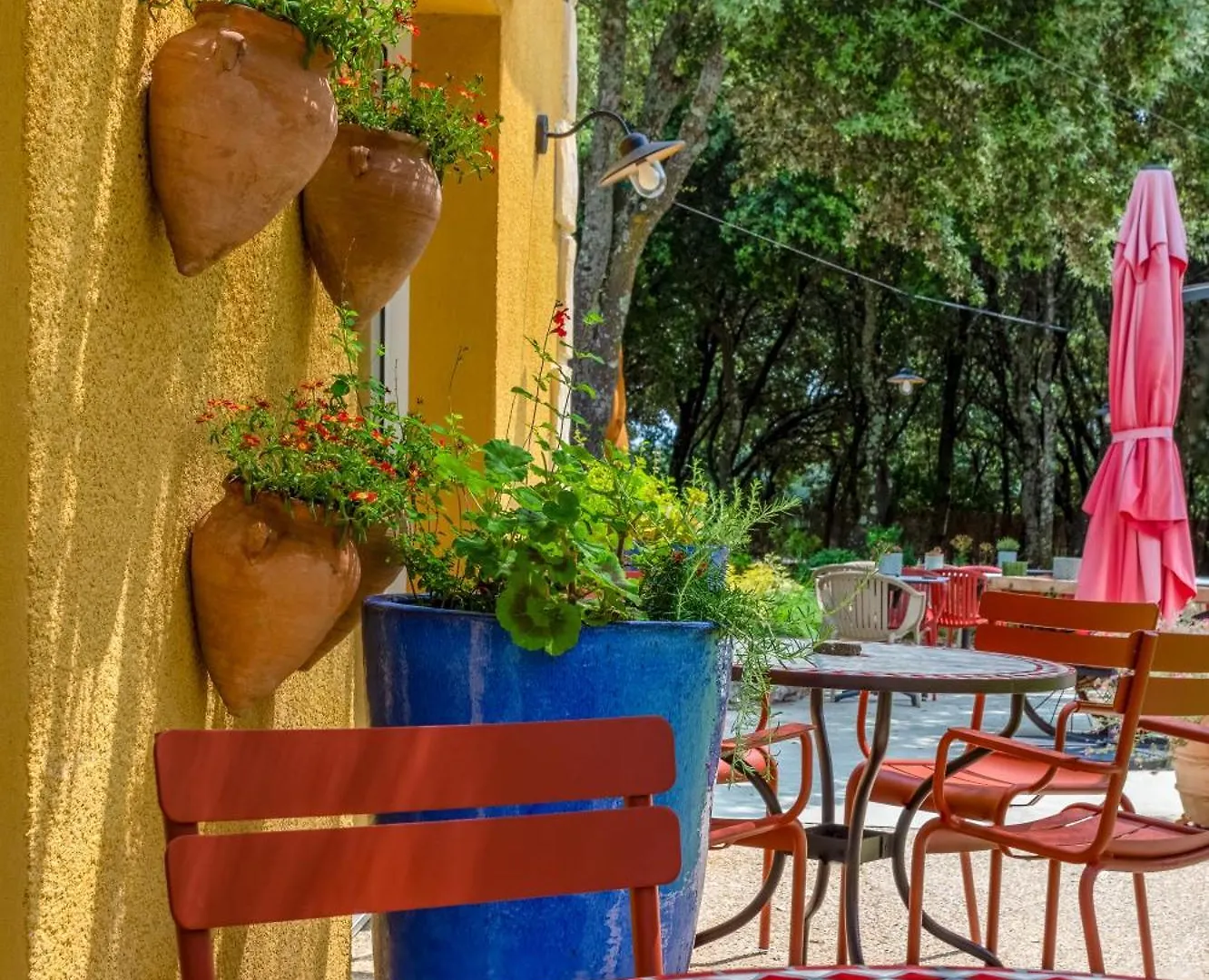 Logis Hotel La Bastide De Grignan & Restaurant 