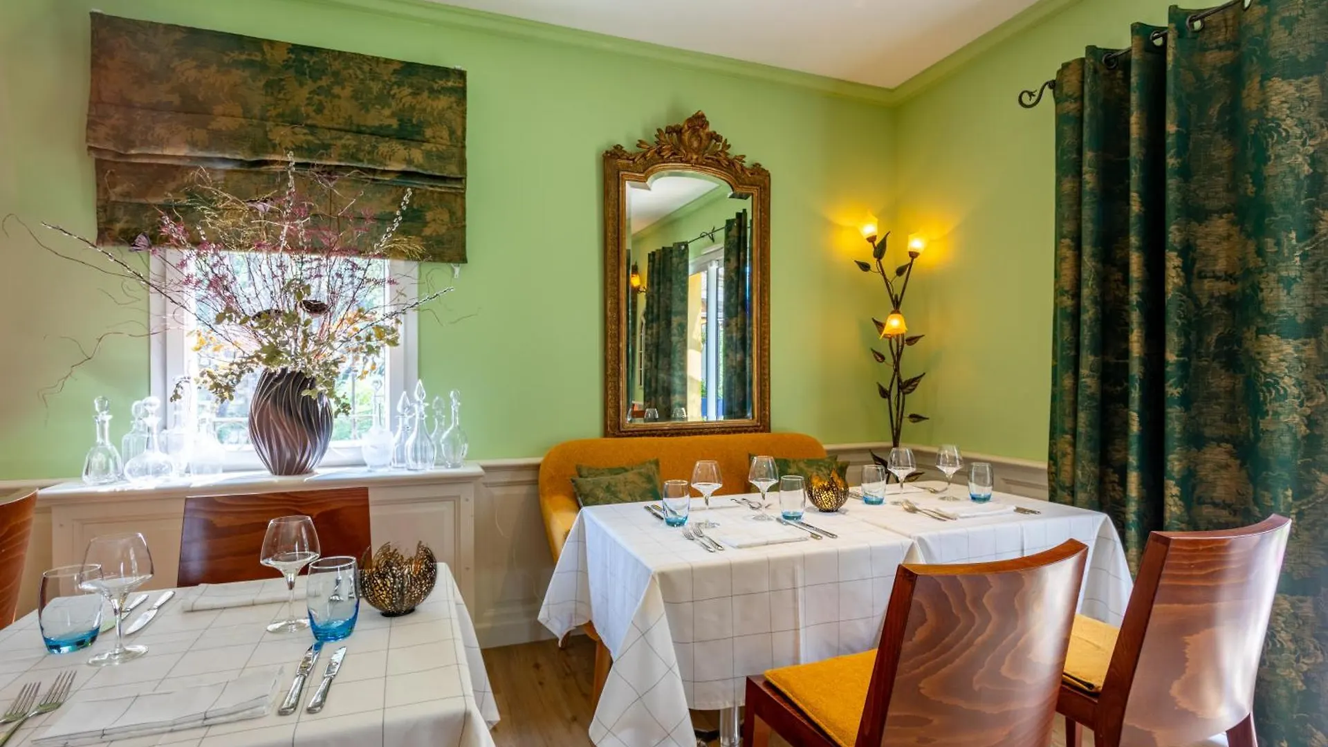 Logis Hotel La Bastide De Grignan & Restaurant 